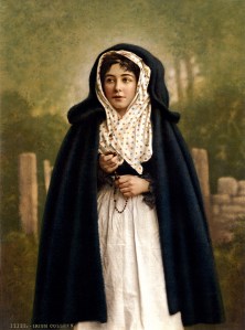 Irish Blue Shawl 1890s. Credit Wikimedia