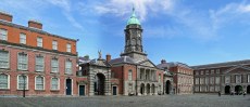 ireland_dublin_castle_up_yard.jpg